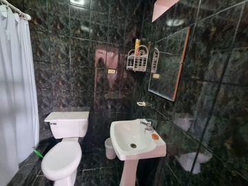 Se vende Casa de 2 pisos en sector CENTRO SUR, calle Díaz Gana entre Av. Argentina y EdoLefort  8 D +3 B a 7.950 UF