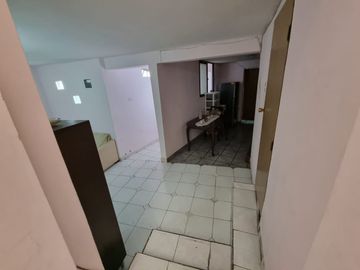 Se vende Casa de 2 pisos en sector CENTRO SUR, calle Díaz Gana entre Av. Argentina y EdoLefort  8 D +3 B a 7.950 UF