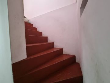 Se vende Casa de 2 pisos en sector CENTRO SUR, calle Díaz Gana entre Av. Argentina y EdoLefort  8 D +3 B a 7.950 UF