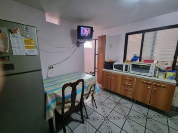 Se vende Casa de 2 pisos en sector CENTRO SUR, calle Díaz Gana entre Av. Argentina y EdoLefort  8 D +3 B a 7.950 UF