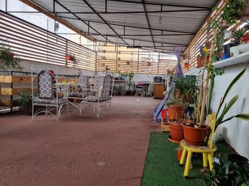 Se vende Casa de 2 pisos en sector CENTRO SUR, calle Díaz Gana entre Av. Argentina y EdoLefort  8 D +3 B a 7.950 UF