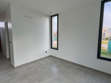 VENTA CASA  DE 4 DORMITORIOS BARRIO CERRADO ALTOS DE CAMPO GRANDE