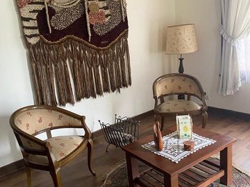 Chalen en venta en amplio lote