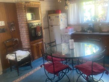 Chalen en venta en amplio lote