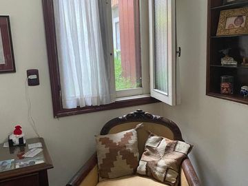 Chalen en venta en amplio lote