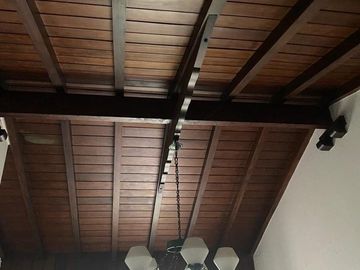 Chalen en venta en amplio lote