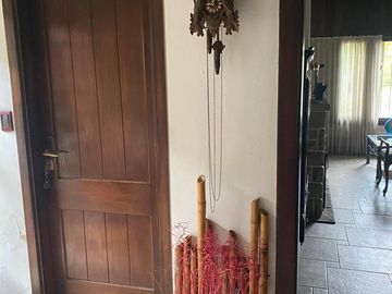 Chalen en venta en amplio lote