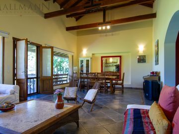 Venta Casa 4 Dormitorios en La Escondida Apto Crédito
