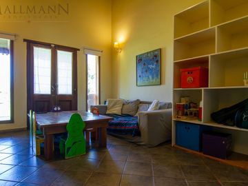 Venta Casa 4 Dormitorios en La Escondida Apto Crédito