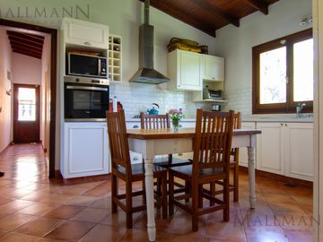 Venta Casa 4 Dormitorios en La Escondida Apto Crédito