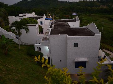 Same-Esmeraldas. Venta dpto 2 dorm-amoblado. Casa Blanca