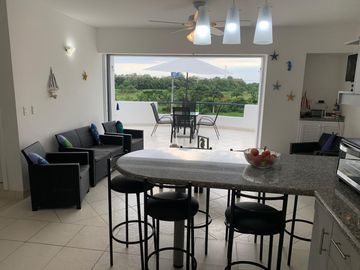 Same-Esmeraldas. Venta dpto 2 dorm-amoblado. Casa Blanca
