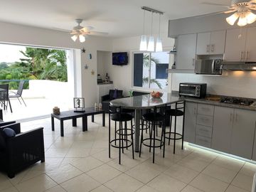Same-Esmeraldas. Venta dpto 2 dorm-amoblado. Casa Blanca