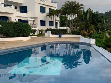 Same-Esmeraldas. Venta dpto 2 dorm-amoblado. Casa Blanca