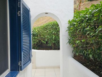 Same-Esmeraldas. Venta dpto 2 dorm-amoblado. Casa Blanca