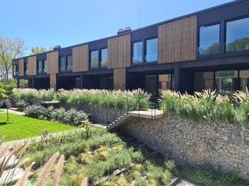 Beccar - Casa con jardín propio en Condominio CASA 