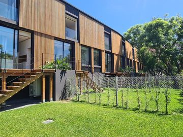 Beccar - Casa con jardín propio en Condominio CASA 