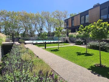 Beccar - Casa con jardín propio en Condominio CASA 