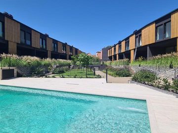 Beccar - Casa con jardín propio en Condominio CASA 