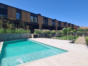 Beccar - Casa con jardín propio en Condominio CASA 