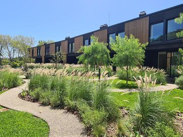 Beccar - Casa con jardín propio en Condominio CASA 