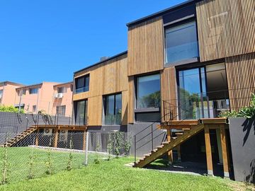 Beccar - Casa con jardín propio en Condominio CASA 
