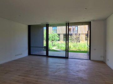 Beccar - Casa con jardín propio en Condominio CASA 