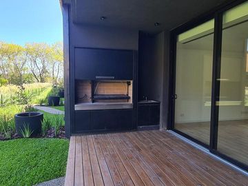 Beccar - Casa con jardín propio en Condominio CASA 