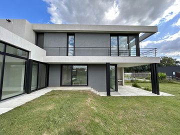 Casa a estrenar en  Barrio San Matías,  Ingeniero Maschwitz, Escobar