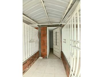 Se venden 2 casas esquineras!