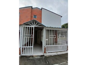 Se venden 2 casas esquineras!
