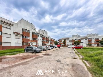 Dpto 3 amb. en Planta Baja con vista al Parque. ZONA ESTRADA.