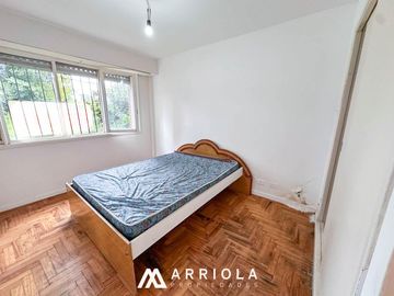 Dpto 3 amb. en Planta Baja con vista al Parque. ZONA ESTRADA.