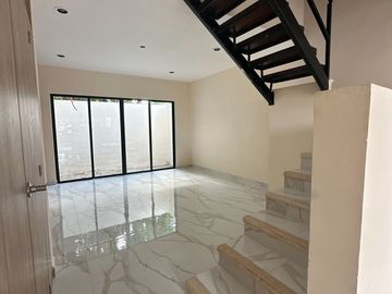 Exclusivos TOWN HOUSE de 3 niveles en FLAT Chuburná – Entrega junio 2025