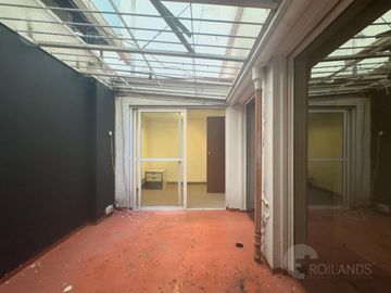 Venta Departamento 6 Ambientes de Espacio Abierto con Patio  en Microcentro - No Apto Crédito