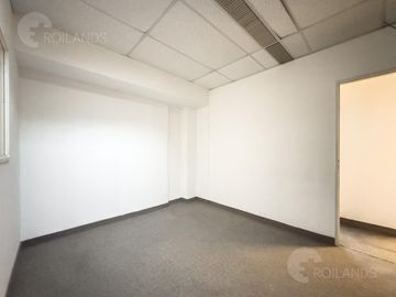 Venta Departamento 6 Ambientes de Espacio Abierto con Patio  en Microcentro - No Apto Crédito