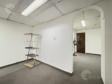 Venta Departamento 6 Ambientes de Espacio Abierto con Patio  en Microcentro - No Apto Crédito