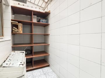 Venta Departamento 6 Ambientes de Espacio Abierto con Patio  en Microcentro - No Apto Crédito