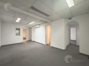 Venta Departamento 6 Ambientes de Espacio Abierto con Patio  en Microcentro - No Apto Crédito