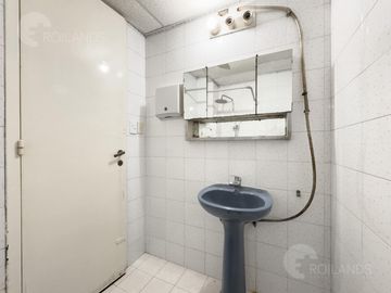 Venta Departamento 6 Ambientes de Espacio Abierto con Patio  en Microcentro - No Apto Crédito