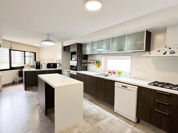 Venta Departamento 3 Dormitorios Av. Libertad 84 Rosario. Vista al Río. Barrio Martin