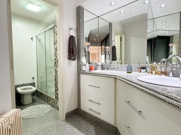 Venta Departamento 3 Dormitorios Av. Libertad 84 Rosario. Vista al Río. Barrio Martin