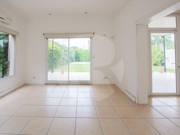Casa en  Venta Barrio Septiembre Escobar