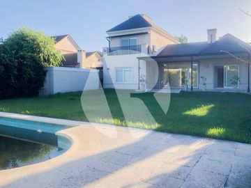 Casa en  Venta Barrio Septiembre Escobar