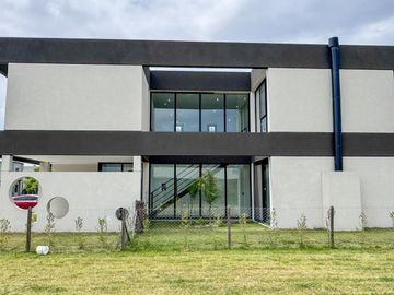 Venta Casa - Los Castaños - Nordelta / Tigre