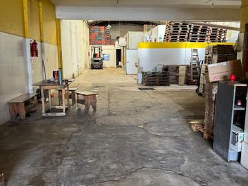 Galpón en venta Av. Fortunato de la Plaza