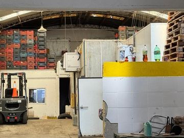Galpón en venta Av. Fortunato de la Plaza