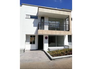 RENTA CASA CONJUNTO CERRADO PINARES