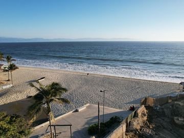 PREVENTA ESTUDIO PEGADO A LA PLAYA, ZONA DORADA-BUCERIAS| SJ