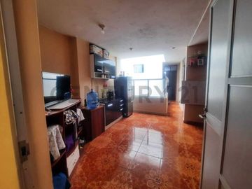 Vendo casa de 2 pisos en excelente ubicación – cerca al mercado Santa Rosa